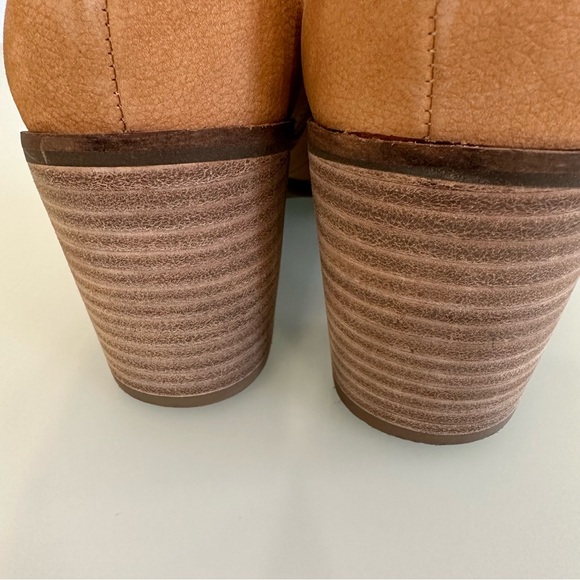 Lucky Brand | Butter-Soft Tan Leather Ankle Boots | Size 8.5 - Picture 10 of 16